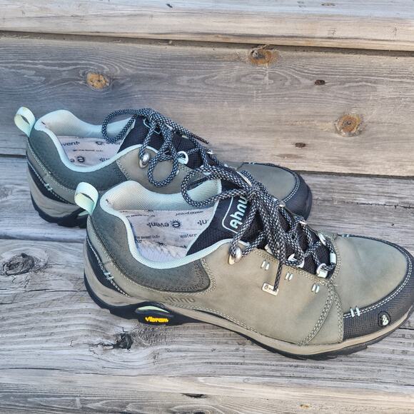 Ahnu Hiking Boot Women Size 10 Low Top Vibram Sole Waterproof Gray Walking Shoe - Picture 1 of 11